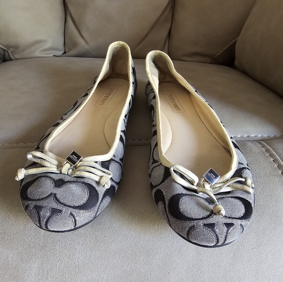 Coach Poppy Darling gray logo pattern ballet flats size 9B - Picture 3 of 8